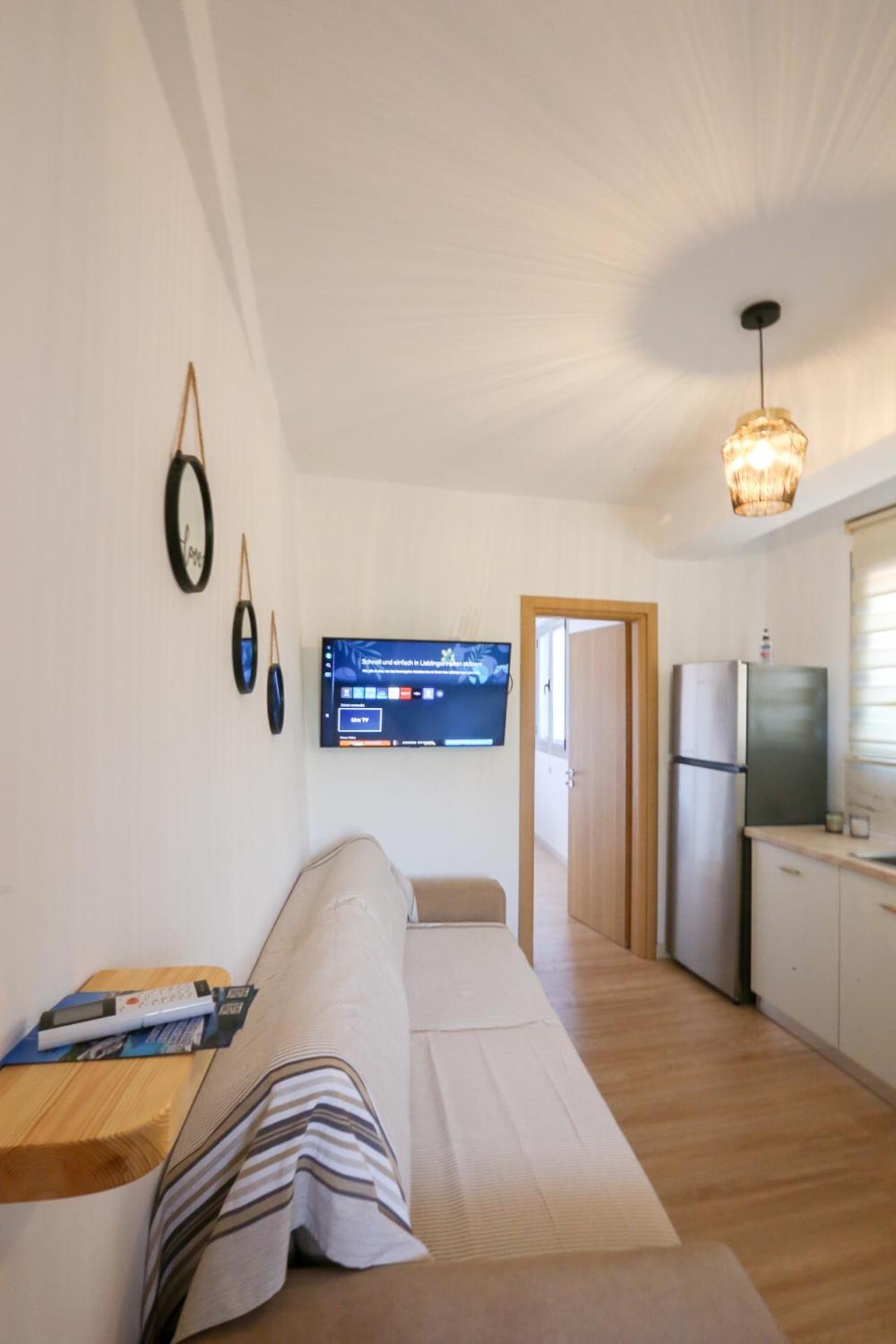 Village View Apartments Himare Exterior photo